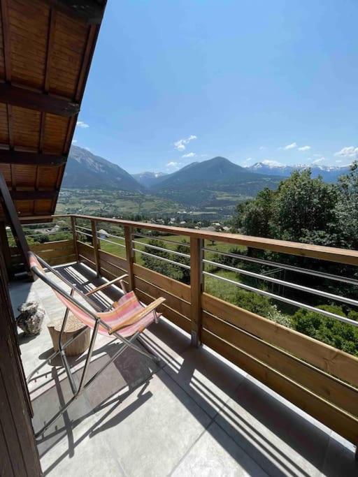 Gite Confort 15 Couchages, Vue Panoramique Montagne Hautes Alpes, Terrasses 埃姆布能 外观 照片