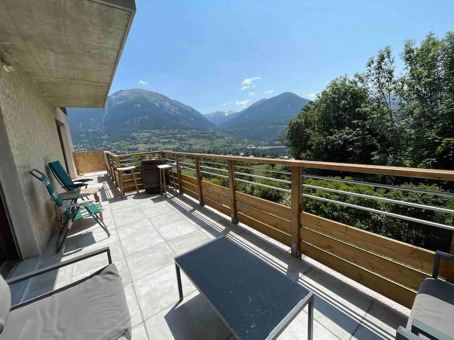 Gite Confort 15 Couchages, Vue Panoramique Montagne Hautes Alpes, Terrasses 埃姆布能 外观 照片