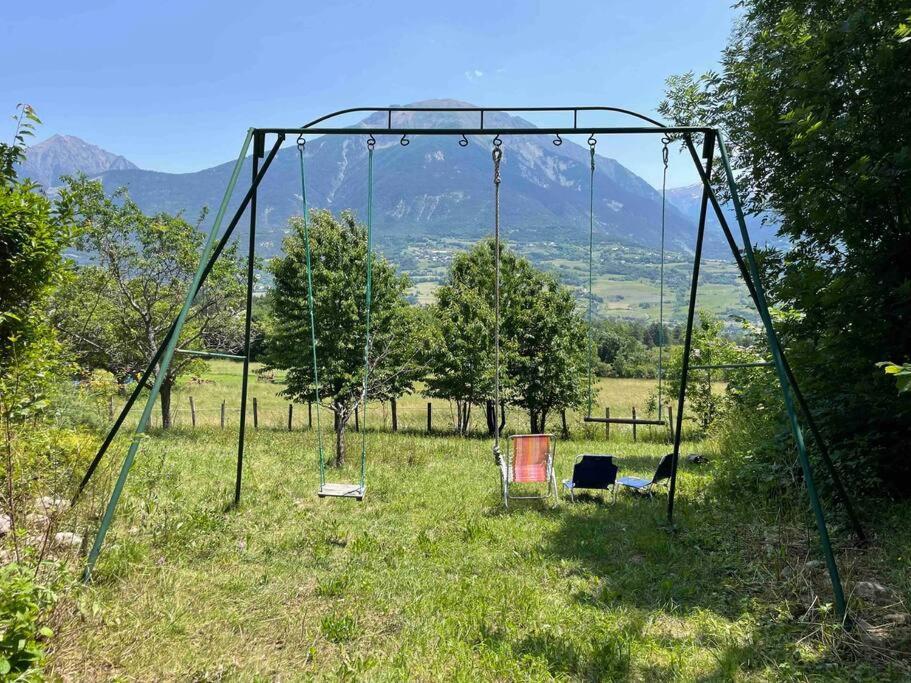 Gite Confort 15 Couchages, Vue Panoramique Montagne Hautes Alpes, Terrasses 埃姆布能 外观 照片