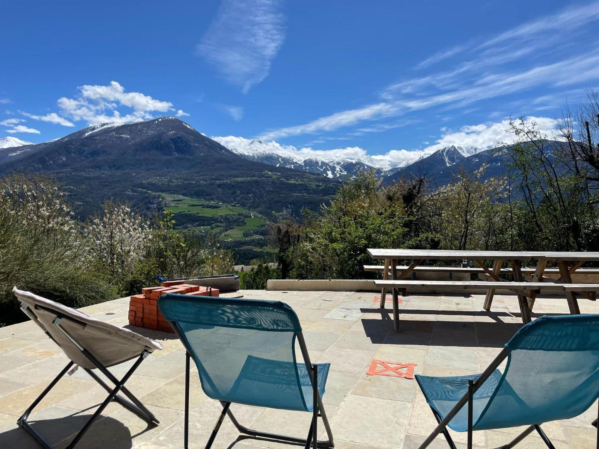 Gite Confort 15 Couchages, Vue Panoramique Montagne Hautes Alpes, Terrasses 埃姆布能 外观 照片