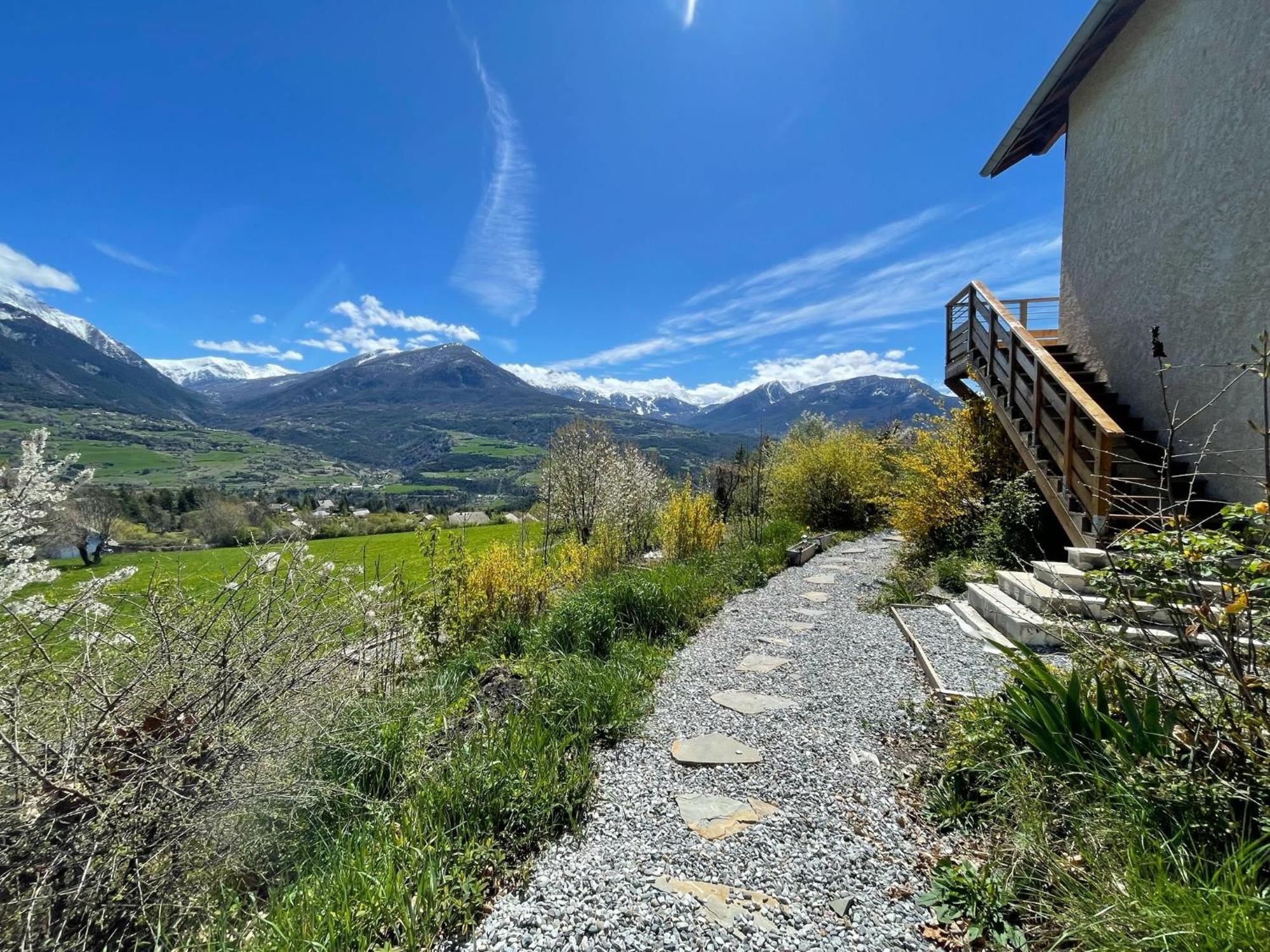 Gite Confort 15 Couchages, Vue Panoramique Montagne Hautes Alpes, Terrasses 埃姆布能 外观 照片