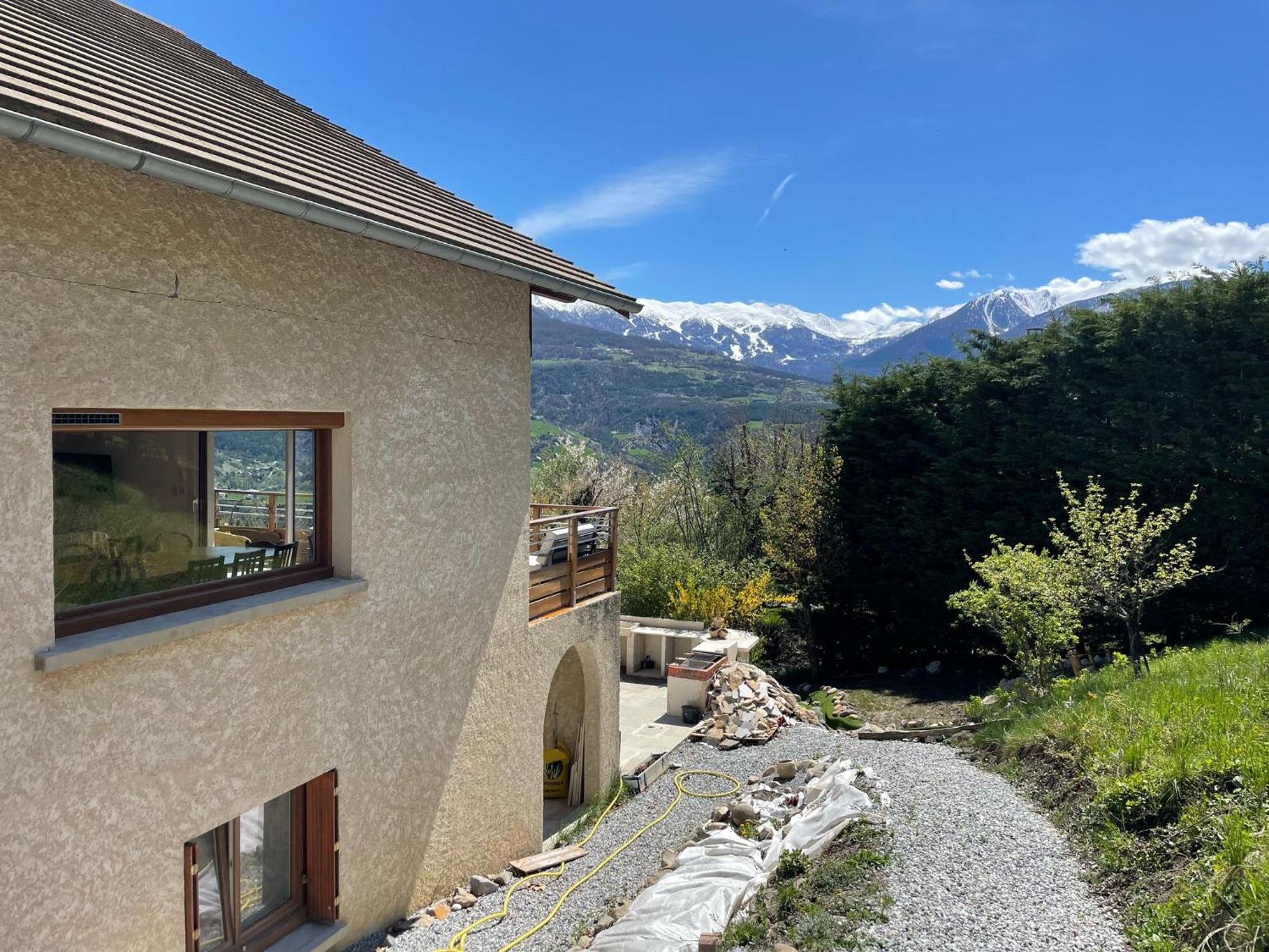 Gite Confort 15 Couchages, Vue Panoramique Montagne Hautes Alpes, Terrasses 埃姆布能 外观 照片
