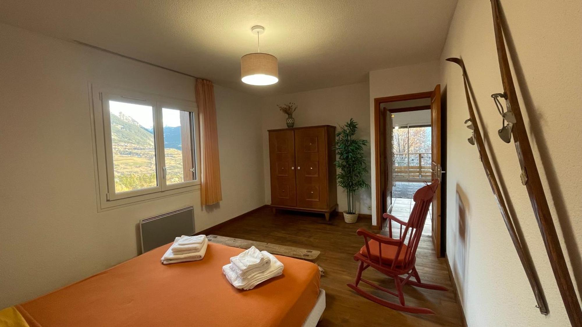 Gite Confort 15 Couchages, Vue Panoramique Montagne Hautes Alpes, Terrasses 埃姆布能 外观 照片